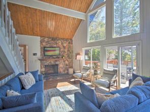 Stunning Lake Arrowhead Home: Decks & Hot Tub