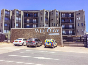 Elegant Apartment at Grove Mall