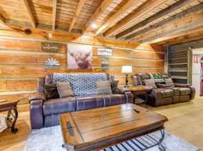 Relaxing Cosby Cabin w/ Fire Pit & Covered Porch!