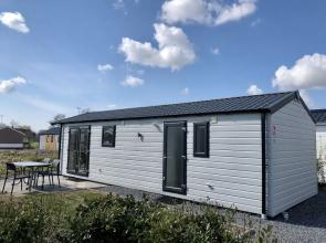 Comfortable chalet with microwave, Alkmaar at 15km