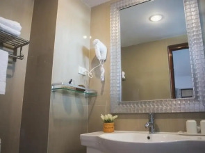 Maverick Ratchada Hotel