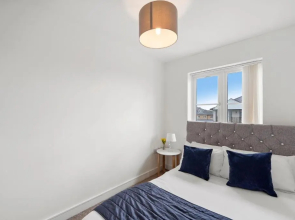 Clarendon Heights - Stylish Two-Bedroom Apartment
