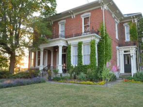 The Eddie Hotel and Farm
