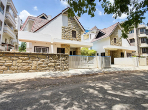 OYO 42018 Sweet Home Residency