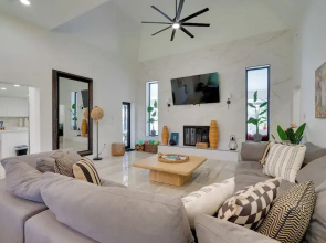 7 Mi Fort Myers Beach: Luxe 'mai Tai Villa'