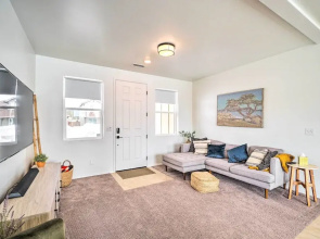 Flagstaff-area Family Home w/ Hot Tub & Patio