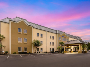 Comfort Suites