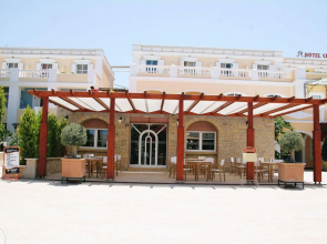 Crithoni's Paradise Hotel