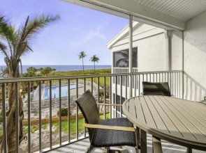 South Seas Beach Villa 2535 4 Bedroom Home by RedAwning
