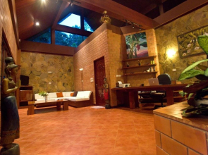 Paklok Traditional Thai Villa