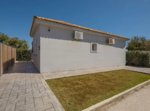 Villa Daphne With Private Pool - Two Bedroom Villa, Sleeps 5