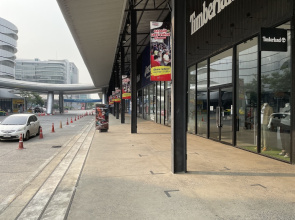 Muangthong C3, C4 near Impact by Anna