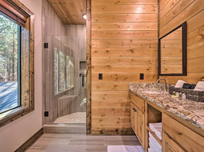 Broken Bow 'lazy Dog Lodge' w/ Hot Tub, Pool Table