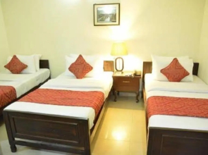 Grand One Hotel Faisal Town