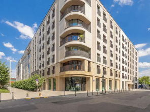 Spacious Apartment for 4 by Renters