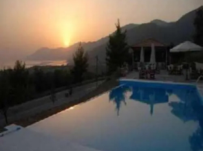Hotel Yades