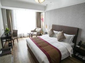 Ruijing New Hualian Hotel