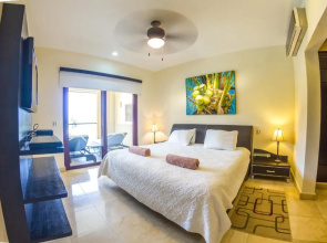 El Faro Oceanfront Apartments