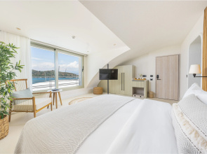 Yacht Classic Hotel - Boutique Class