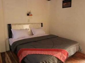 Laster Jony's Guesthouse Samosir RedPartner