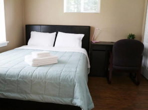 Quiet Clean and Comfortable Room