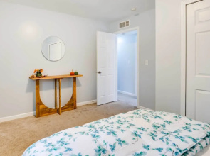 4 Mi to Michigan Stadium: Cozy Home w/ Fire Pit!