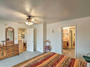 Mountain-view Retreat w/ Modern Interior & Kitchen