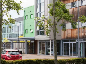 Bright Rooms for STUDENTS Only - Bedford, SK