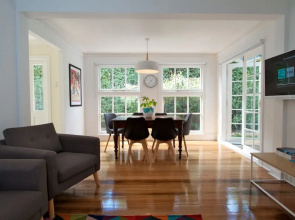 Strahan House