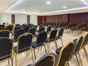 Hotel Embassy Park