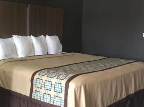 Scottish Inn & Suites