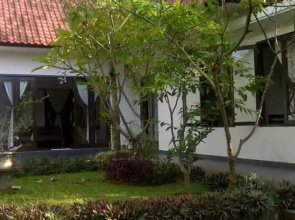 Lovina Villa Cinta