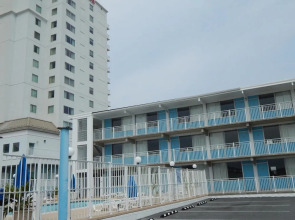 Thunderbird Beach Motel