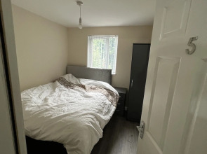 1 Private Bedroom Sharing Bathroom and Kitchen