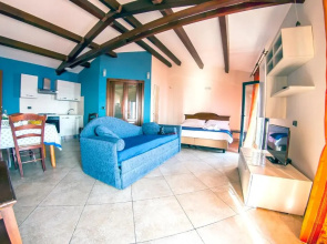 2 bedrooms house at Acireale 10 m away from the beach with sea view balcony and wifi