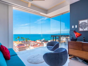 Pier 605 Pier Stunning Ocean View Corner Unit with Balcony