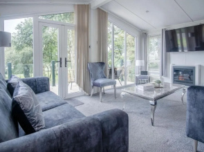 1 Manor Lodge - 3 Bedroom Lodge - Pendine