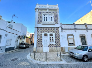 OLH O Historical House by Homing