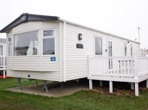Excellent Caravan 2 Bedrooms Sleeps 6