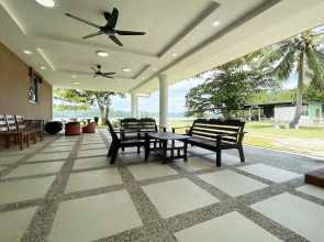 OYO Home 90319 Ambong Bay Resthouse Homes