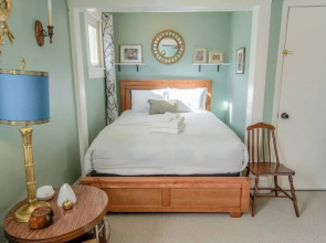 Pet Friendly 1900 Classic 3 Bedroom Value