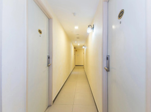 OYO 124 Hotel Seniman Sentul (Sanitized Stay)