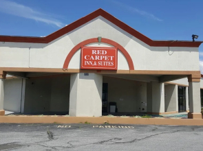 Red Carpet Inn & Suites