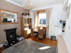 3 Bedroom Flat Near Leith