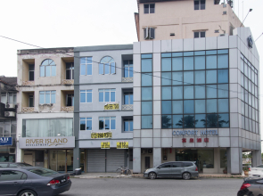 Super OYO 447 Comfort Hotel Meru