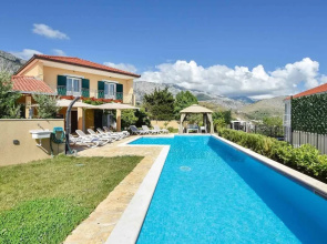 Awesome Home in Zrnovnica With Outdoor Swimming Pool and 3 Bedrooms
