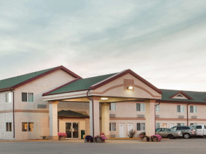 Super 8 by Wyndham Kindersley