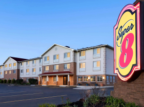 Super 8 by Wyndham Akron S/Green/Uniontown OH