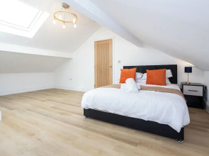 Flat 5 15 Longley Road