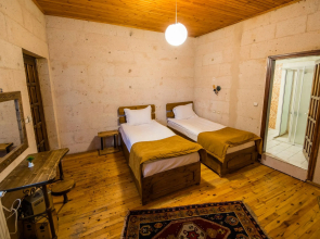 Elite Cave Suites
